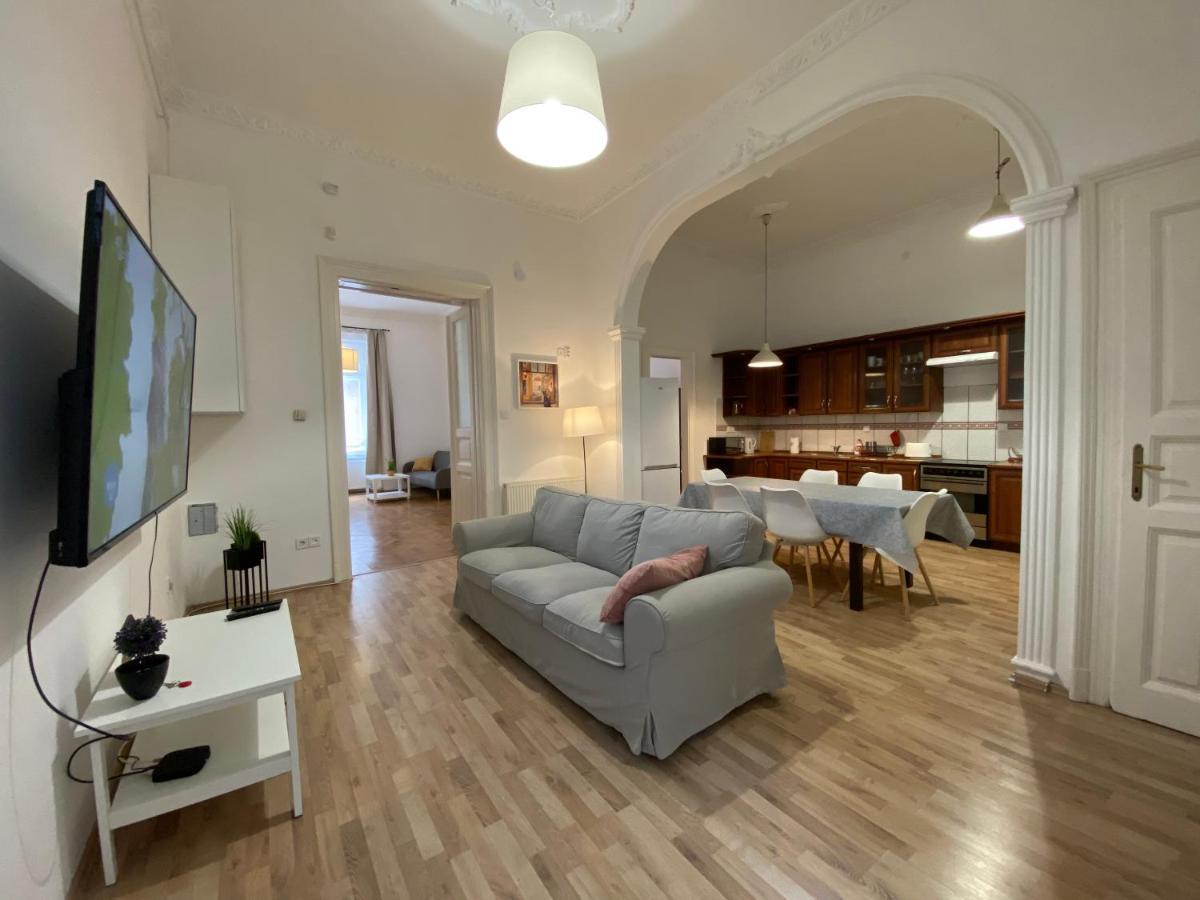 3 Bedrooms- Central Quarter Apartment Budapest Kültér fotó